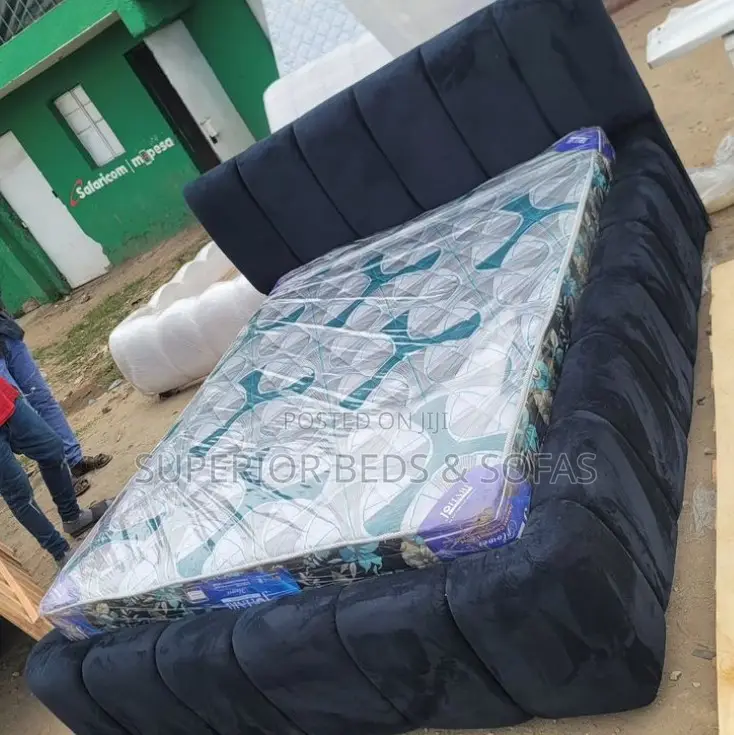 5x6 Luxurious Velvet Retreat Chester Bed