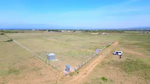 In Naivasha,1.2km Off The Tarmac,