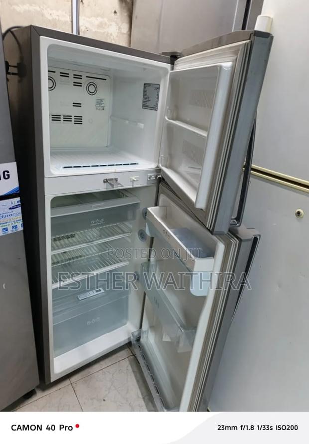 Lg Stabilizer Silver Fridge in Good Condition - thumbnail 2
