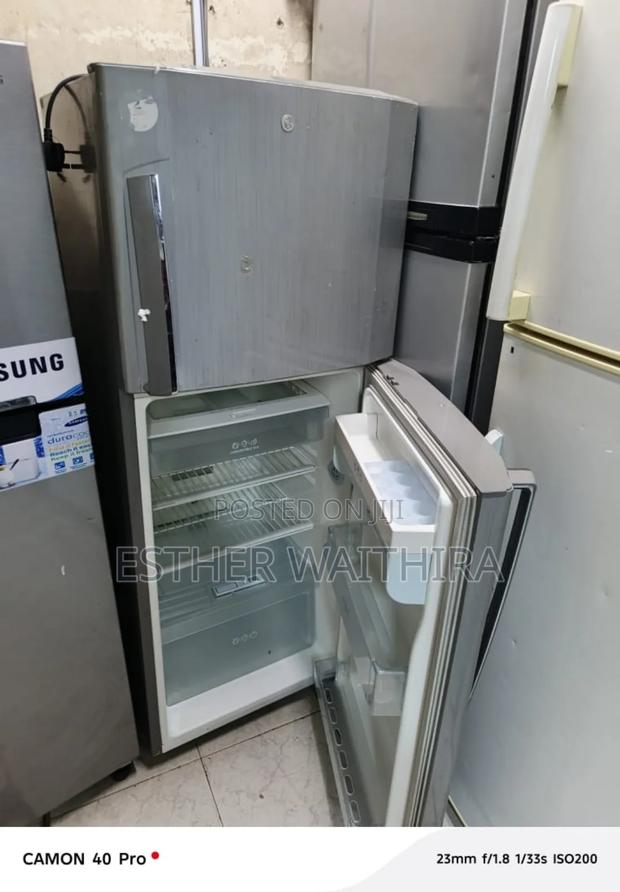 Lg Stabilizer Silver Fridge in Good Condition - thumbnail 3