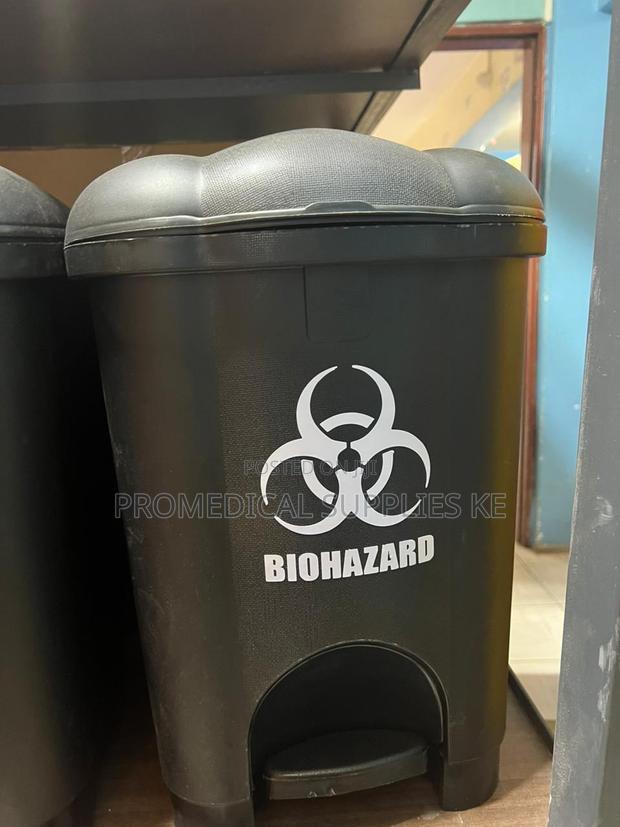 Pedal Waste Bin - main view