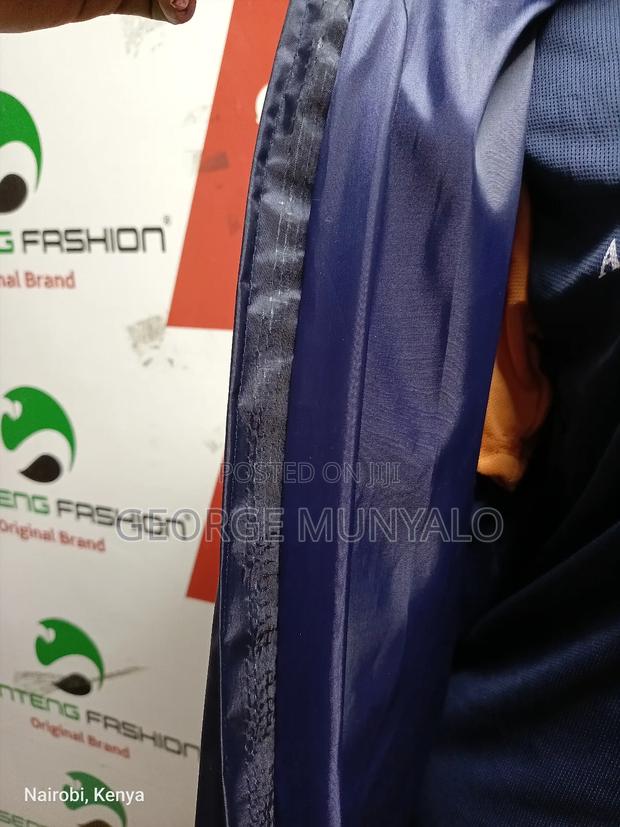 Quality Raincoat With Inner Lining - thumbnail 2