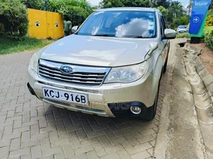 Subaru Forester 2.5X Premium 2010 Gold