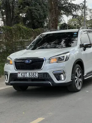 Subaru Forester 2.5i Limited AWD 2018 White