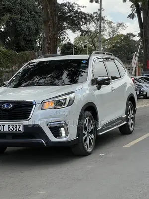 Subaru Forester 2.5i Limited AWD 2018 White