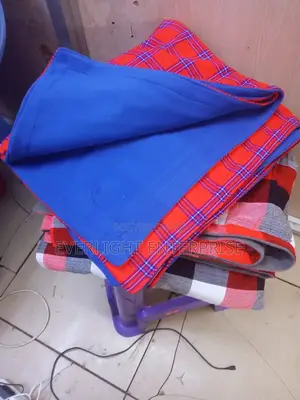 Masaai Shuka With Fleece Red