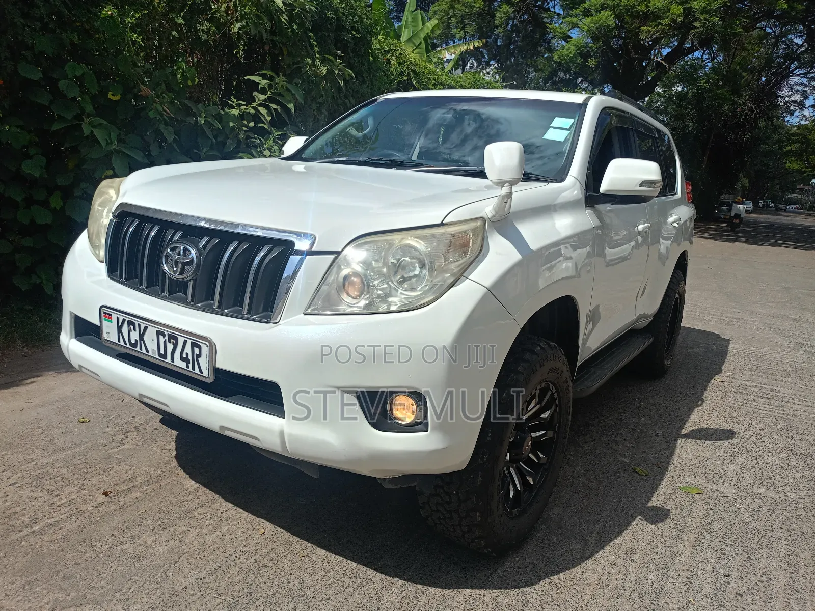 Toyota Land Cruiser Prado 2011 White