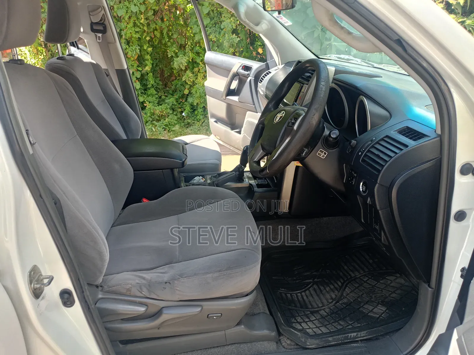 Toyota Land Cruiser Prado 2011 White