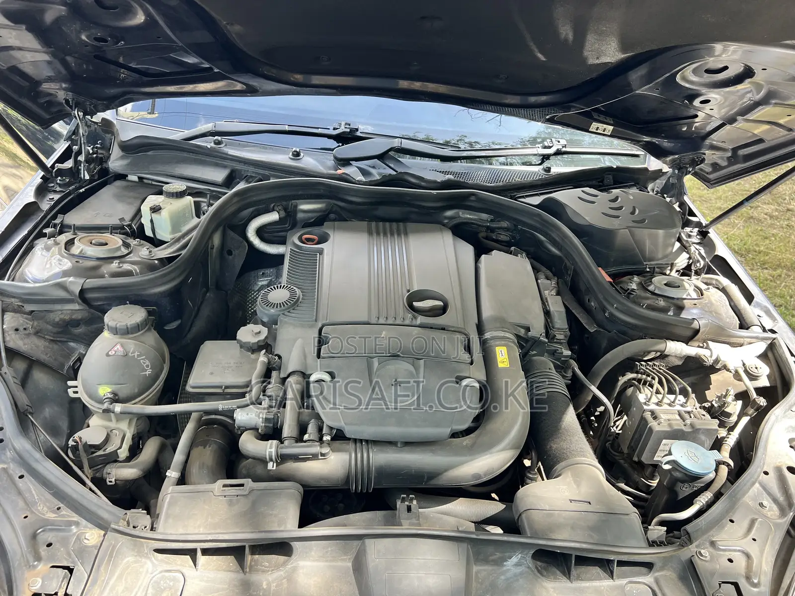 Mercedes-Benz E200 2013 Blue