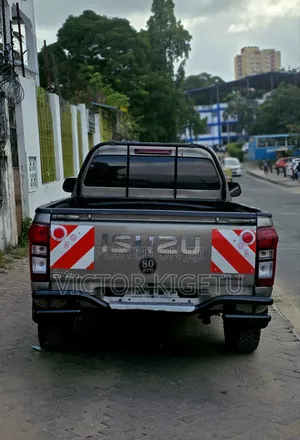 Isuzu D-MAX 2021 Silver