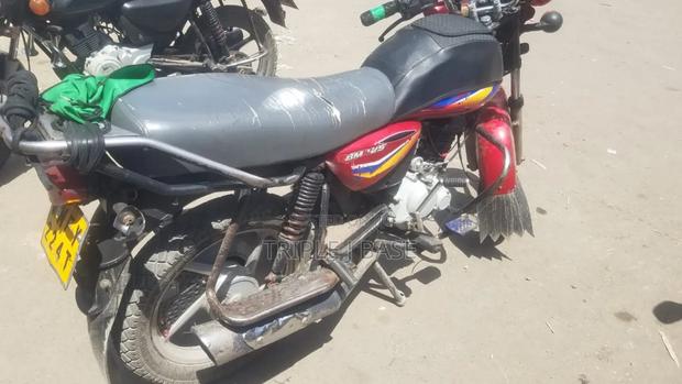 Bajaj Boxer 125 2021 Red