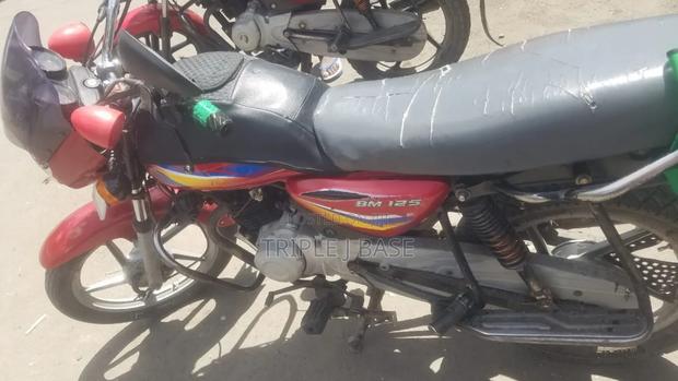 Bajaj Boxer 125 2021 Red - thumbnail 3