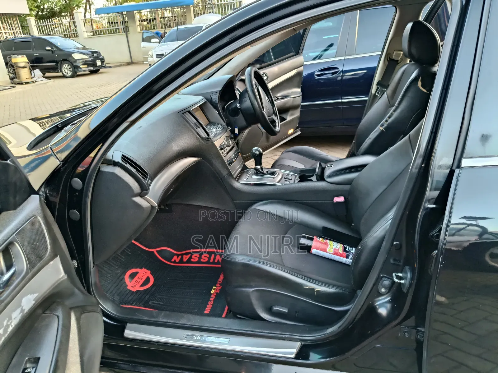 Nissan Skyline 2012 Black