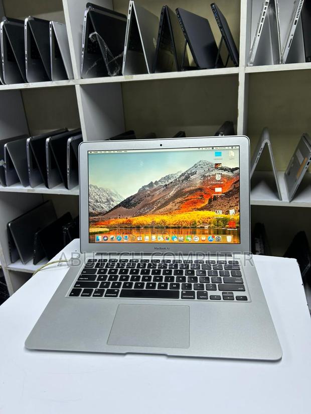 Laptop Apple MacBook Air 4GB Intel Core I5 SSD 128GB - main view