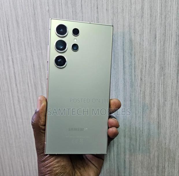 Samsung Galaxy S24 Ultra 1 TB Silver - main view