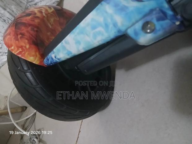 High-End Hoverboard-Hardly Used,Exellent Condition - main view