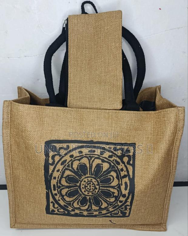 2 in 1 Jute / Tote Bag With a Detachable Porch.