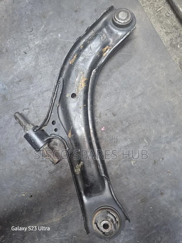 Arm Nissan Serena - thumbnail 2