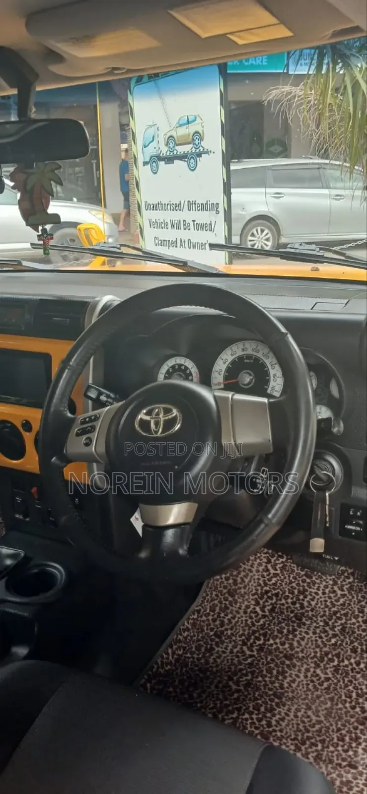 Toyota FJ Cruiser 2011 Yellow