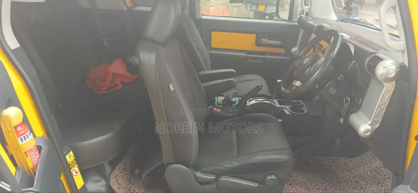 Toyota FJ Cruiser 2011 Yellow