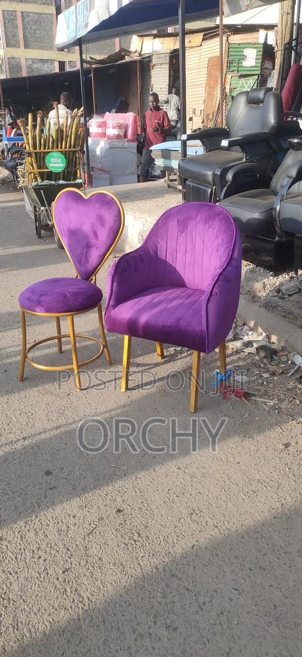 2 Manicure Seats - main view