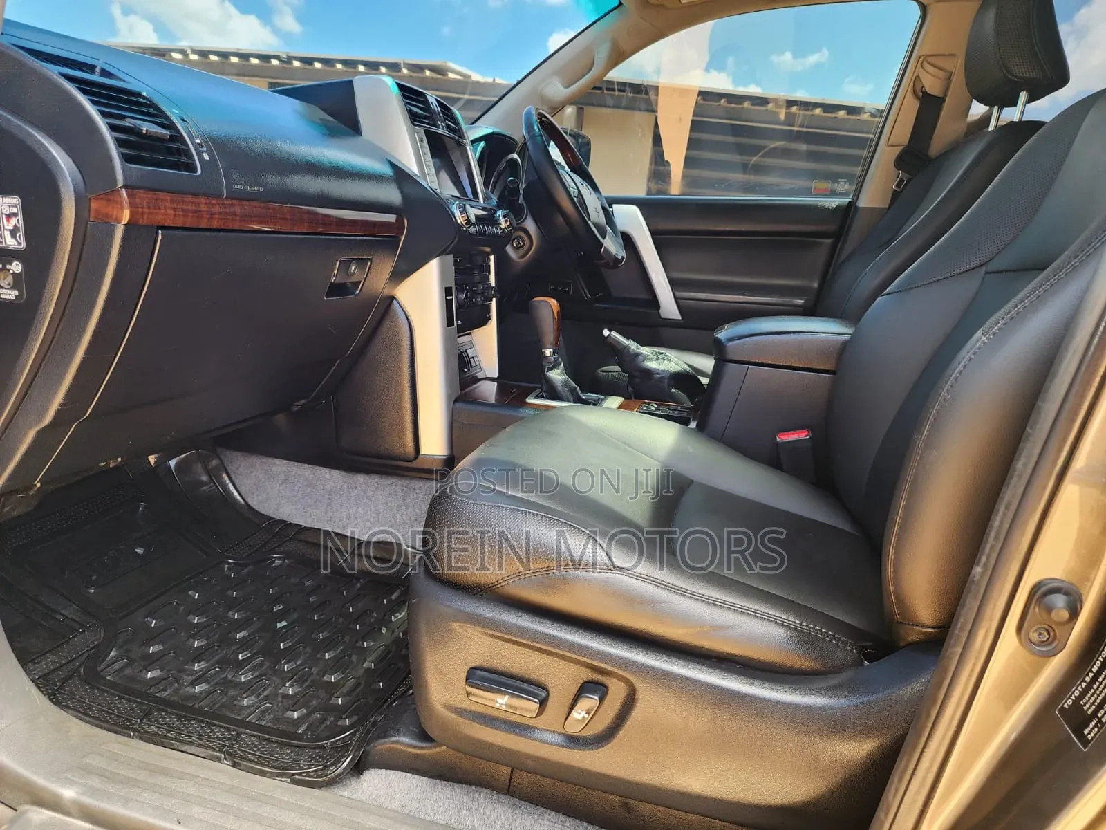 Toyota Land Cruiser Prado 2013 Brown
