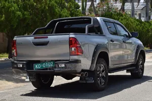 Toyota Hilux 2020 Silver