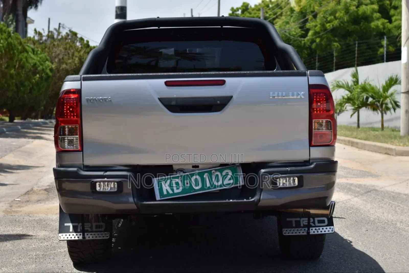 Toyota Hilux 2020 Silver