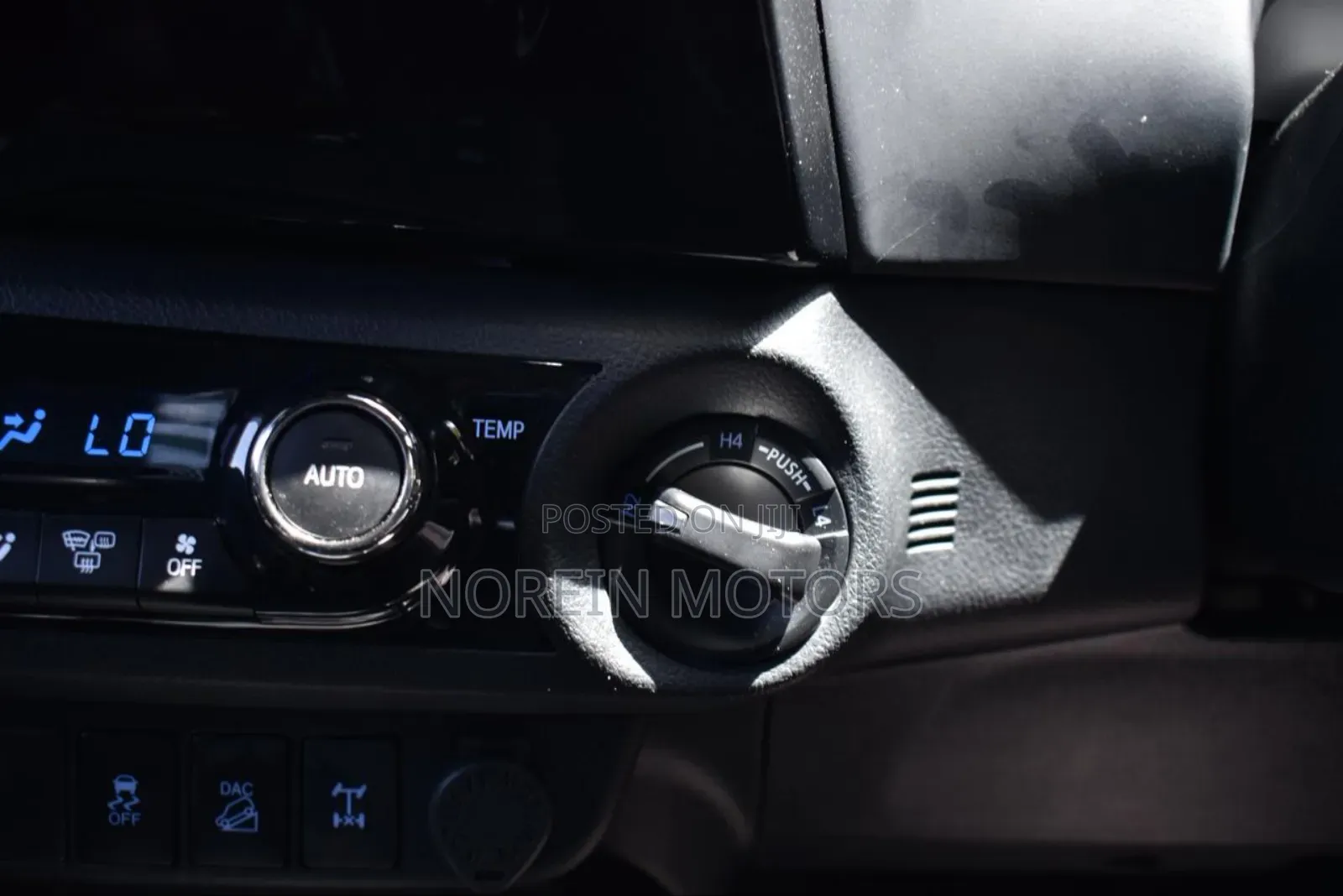 Toyota Hilux 2020 Silver