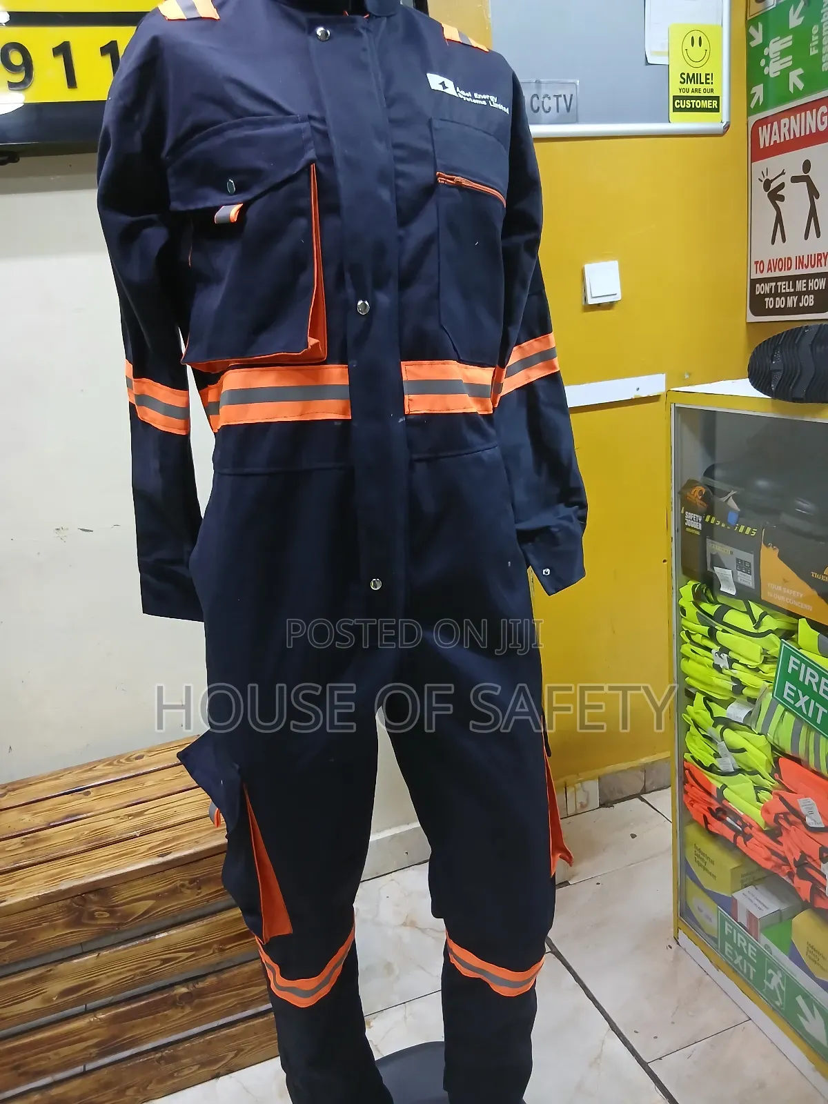 Cargo-Style Overall Designed to Provide Ample Storage