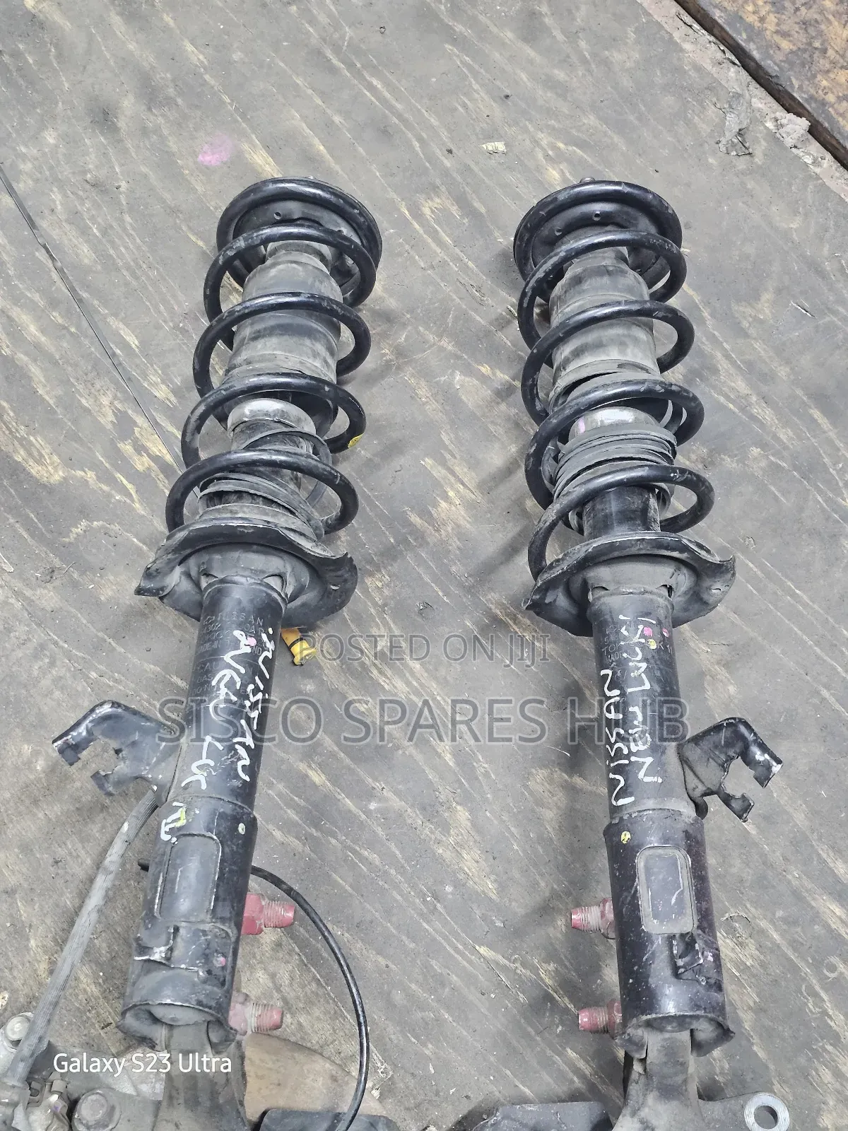 Shock Nissan March K13