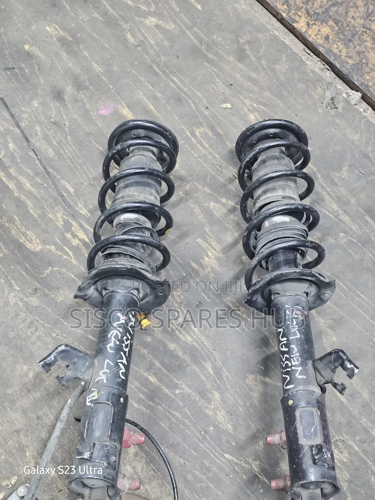 Shock Nissan March K13