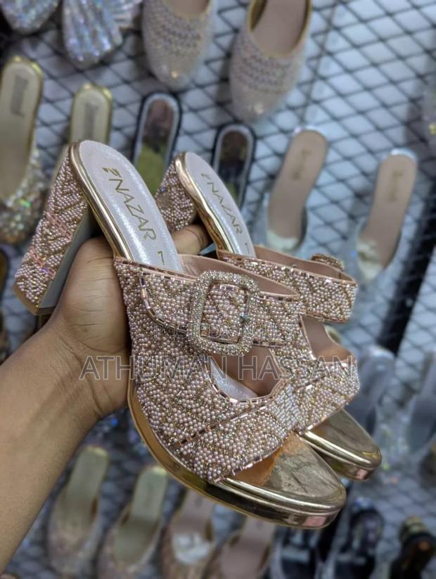 Heels and Flat - thumbnail 10