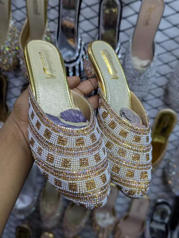 Heels and Flat - thumbnail 11