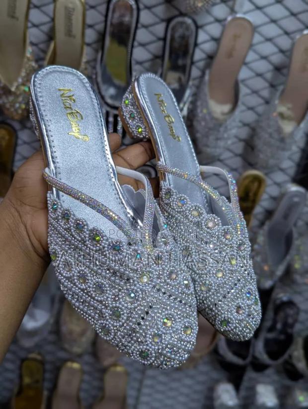 Heels and Flat - thumbnail 12