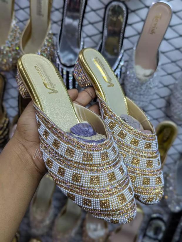 Heels and Flat - thumbnail 13