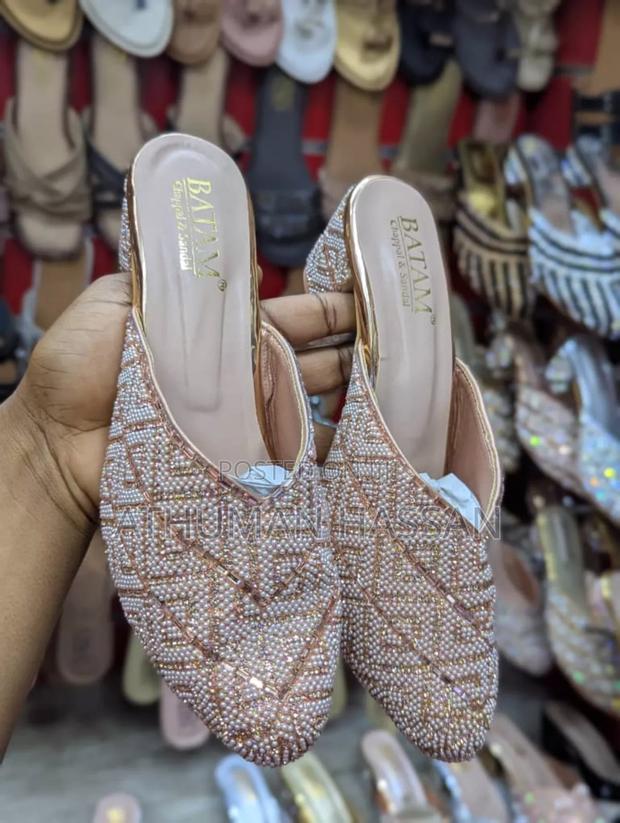 Heels and Flat - thumbnail 16