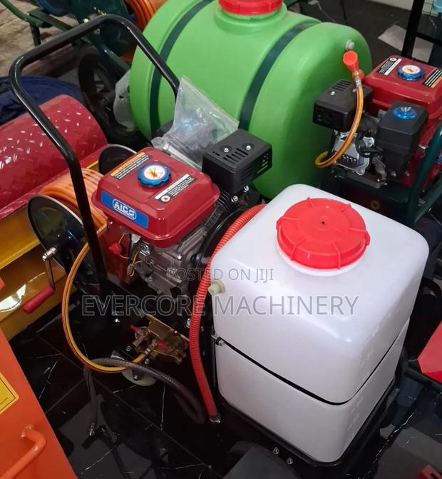 Heavy Duty 60l Agricultural Trolley Sprayer With 8hp Engine - thumbnail 2
