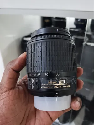 Nikon Af-S Dx Nikkor 55-200mm F/4-5.6g Ed Vr Ii Lens