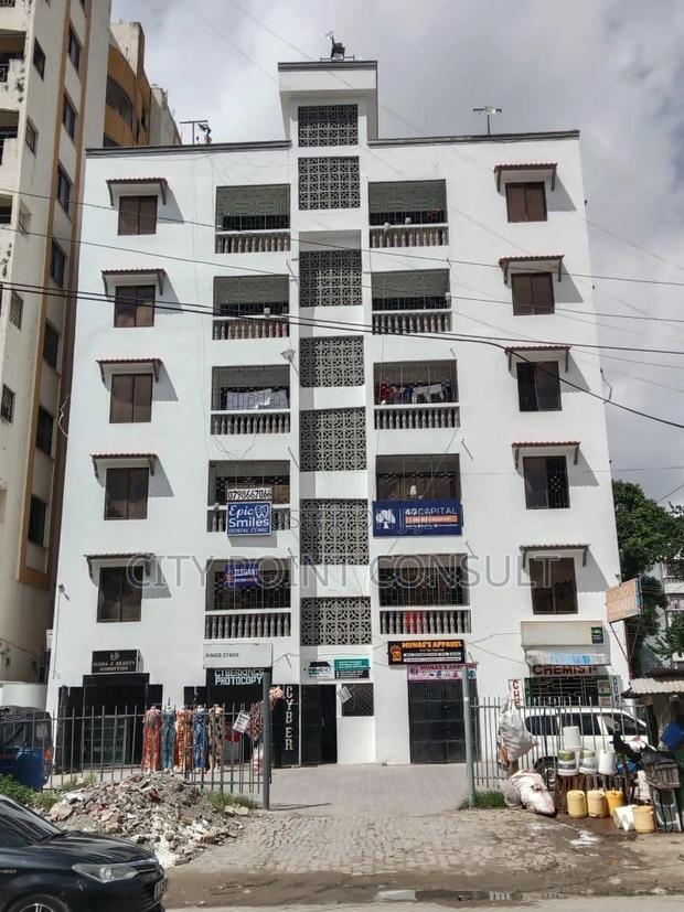 1bdrm Block of Flats in Vescon Estate for sale