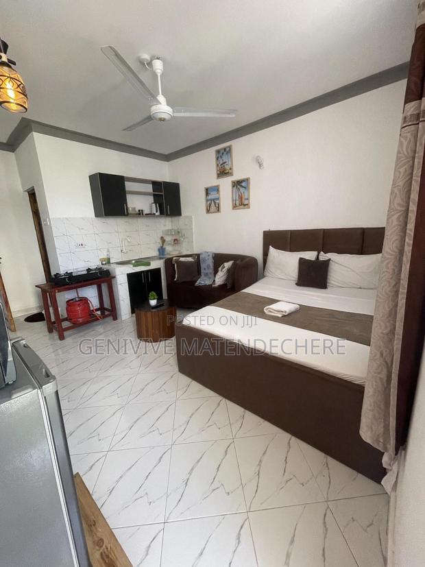 Studio in Bamburi Near the Beach - thumbnail 4