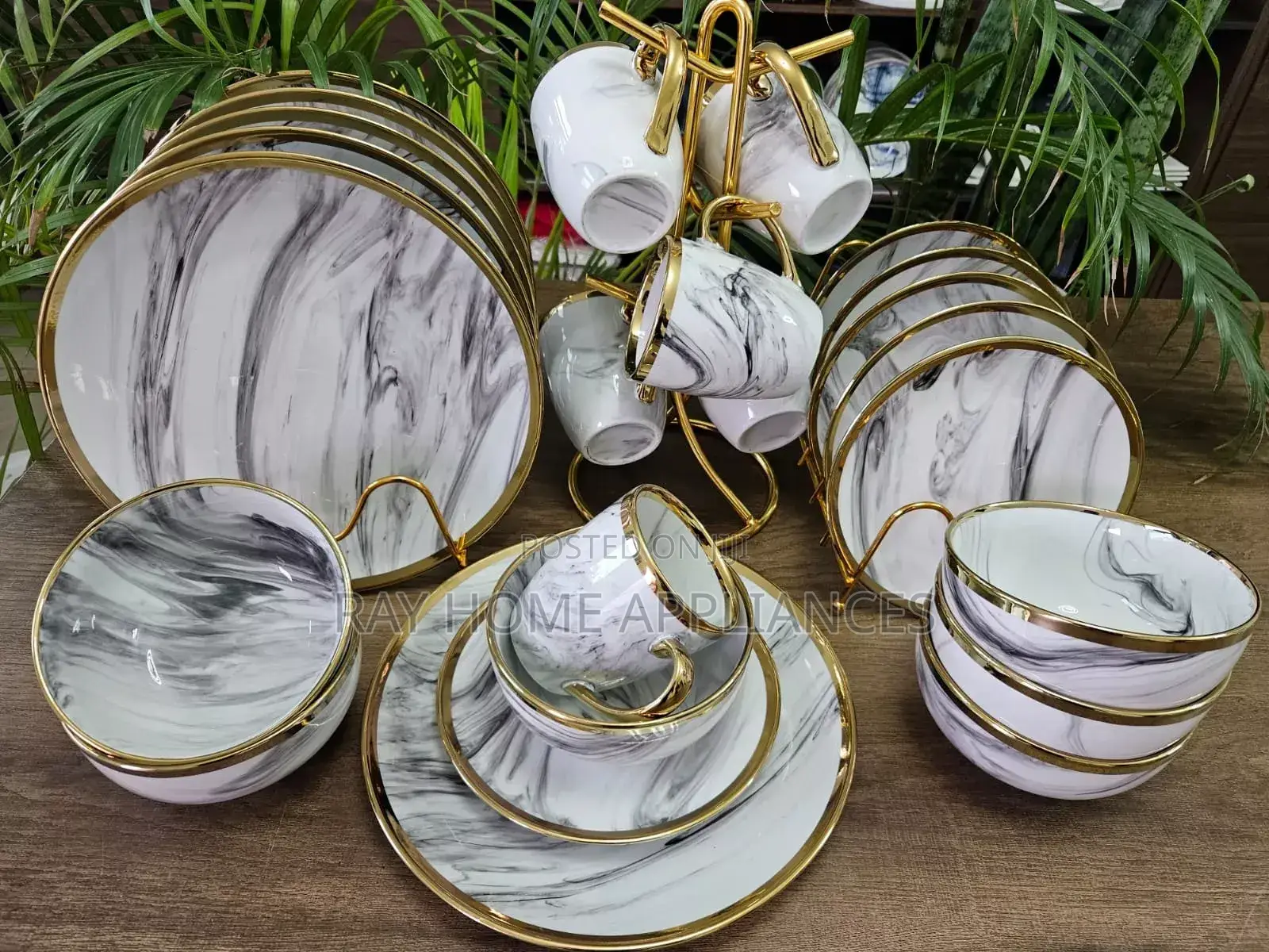 Gold Rimmed Dinnersets 6 Plates,6 Side Plates,6 Round Bowls, 6 Cups.