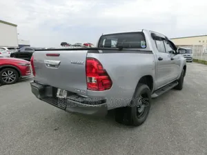 Toyota Hilux Revo Double Cab Deisel 2.4 RWD 2018 Silver