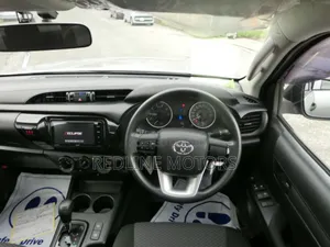 Toyota Hilux Revo Double Cab Deisel 2.4 RWD 2018 Silver
