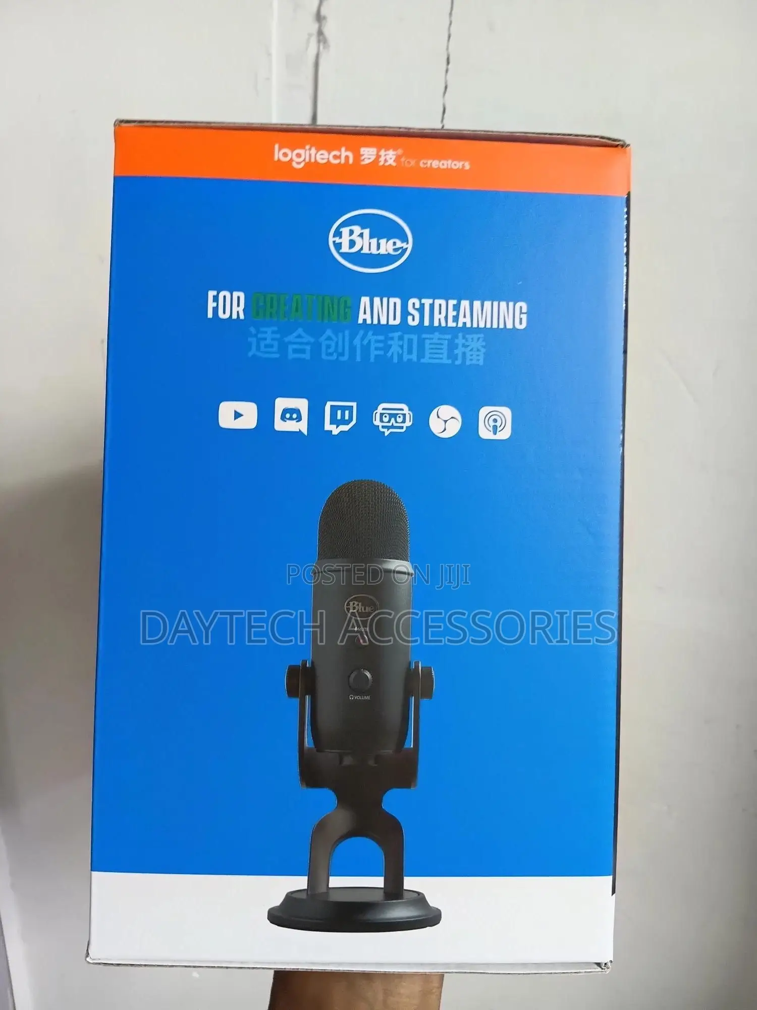 Logitech Blue Yeti Usb Microphone for Gaming, Streaming Podcast.