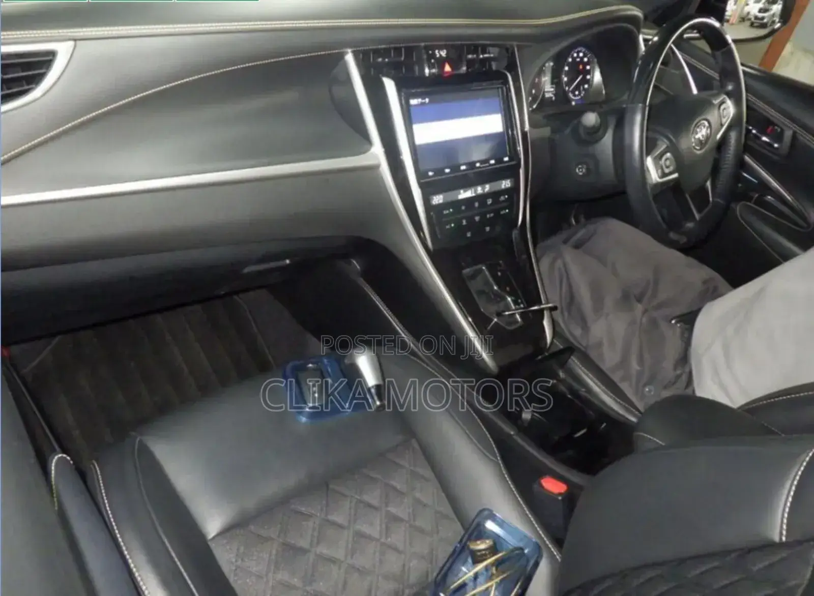 Toyota Harrier 2.0 2019 White
