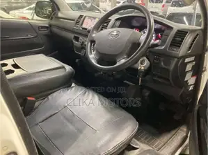 Toyota HiAce 2019 White