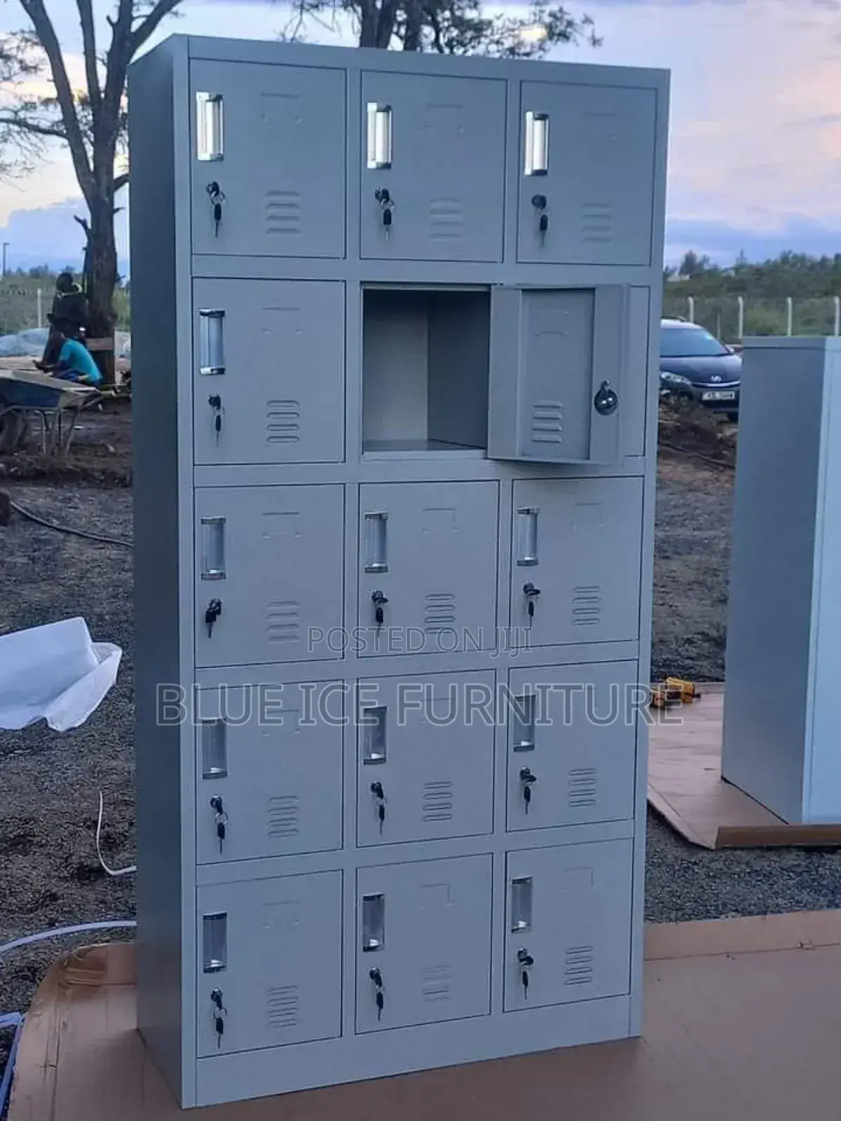 15 Lockable Cabinet