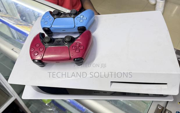 Previously Owned Sony Playstation 5 Standard+2pads - main view