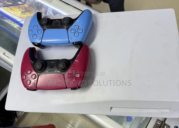 Previously Owned Sony Playstation 5 Standard+2pads - thumbnail 4